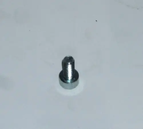 Eine metallen Schraube mit gewinde und einer flachen Unterlegscheibe, die typischerweise in Anwendungen wie DAIKIN Produkten verwendet wird.